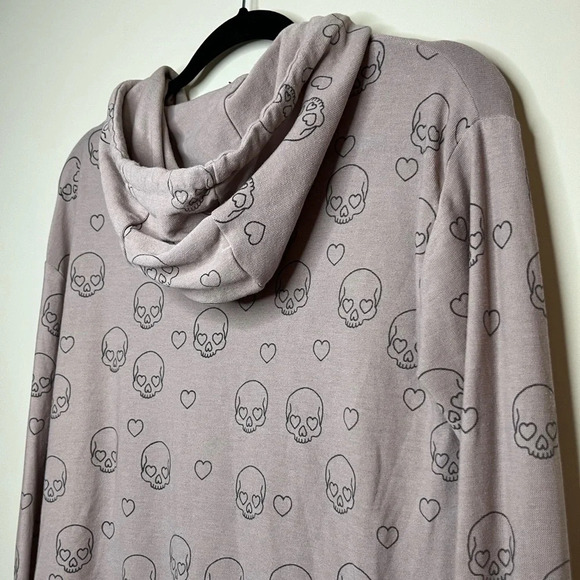 CHASER Little Pink Skulls Sweatshirt Hoodie - Picture 9 of 11